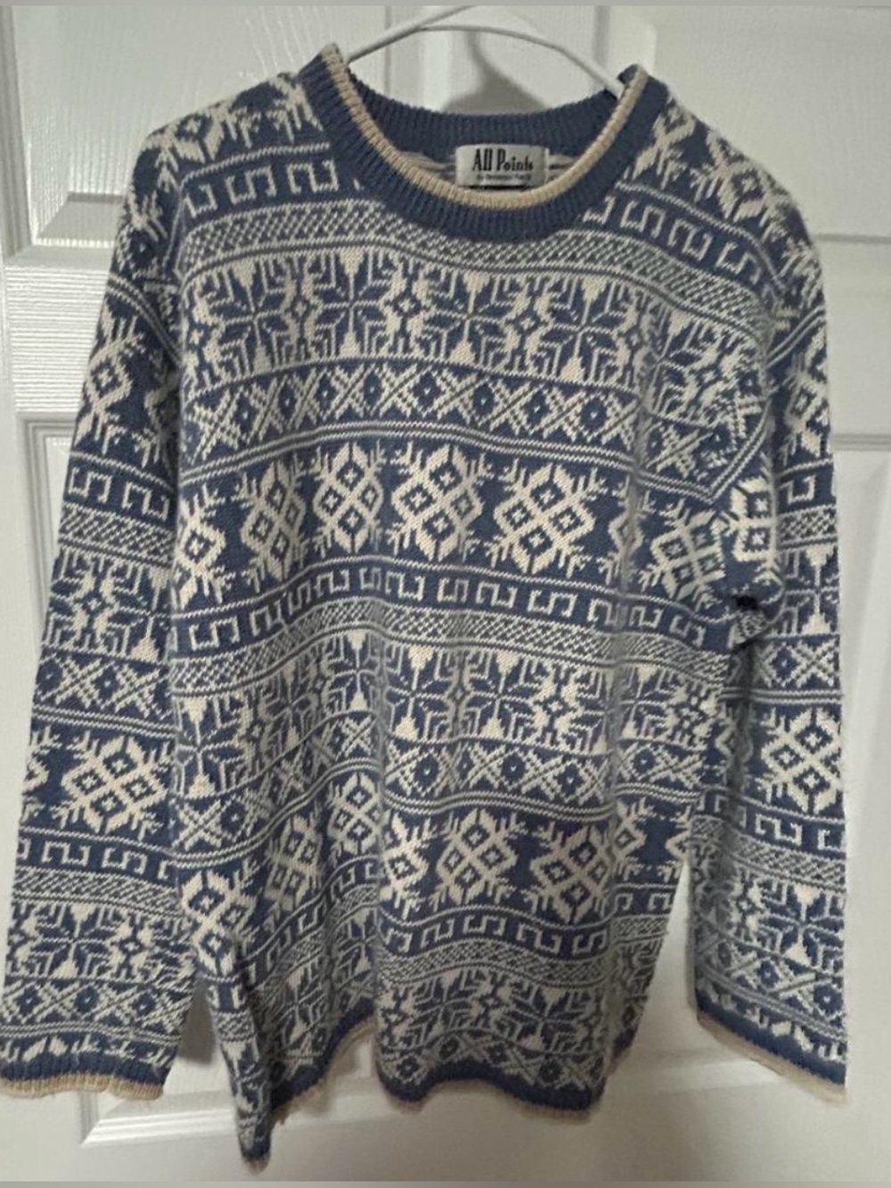 VTG All points by reference points Blue and Cream  Sweater